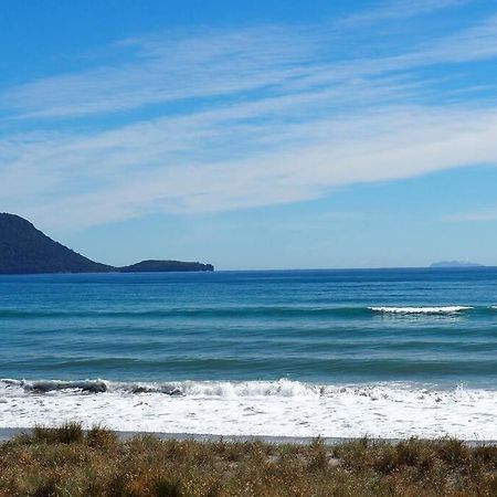 Paradise On The Sand Hotel Whakatane Exterior photo