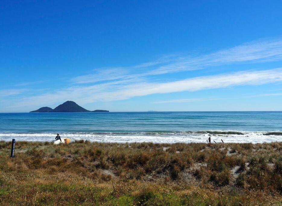 Paradise On The Sand Hotel Whakatane Exterior photo